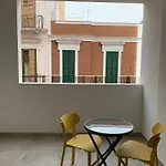 Domus13-with Private Parking Апартаменти Барі