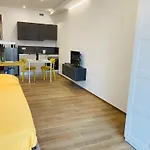 Domus13-with Private Parking Апартаменти *