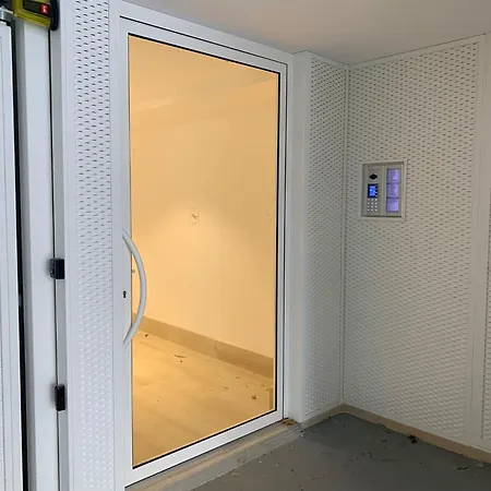 Апартаменти Domus13-with Private Parking