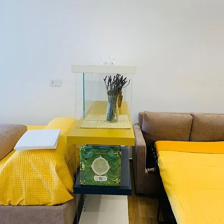 Domus13-with Private Parking 公寓