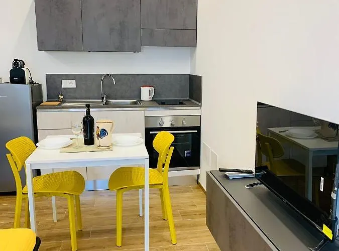 Domus13-with Private Parking Bari