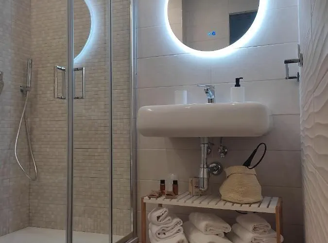 Domus13-with Private Parking Bari