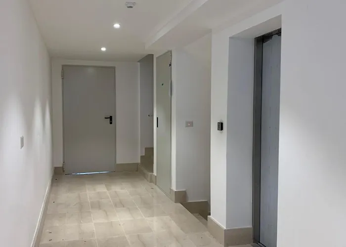 Domus13-with Private Parking *