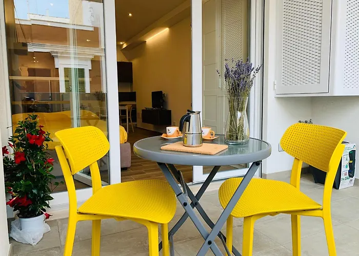 Domus13-with Private Parking Appartement *