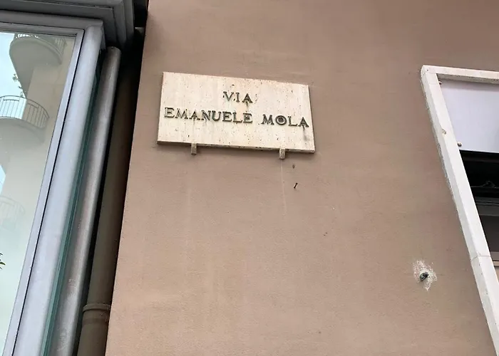 Domus13-with Private Parking Appartement *