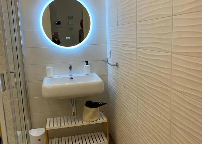 Domus13-with Private Parking Appartement *